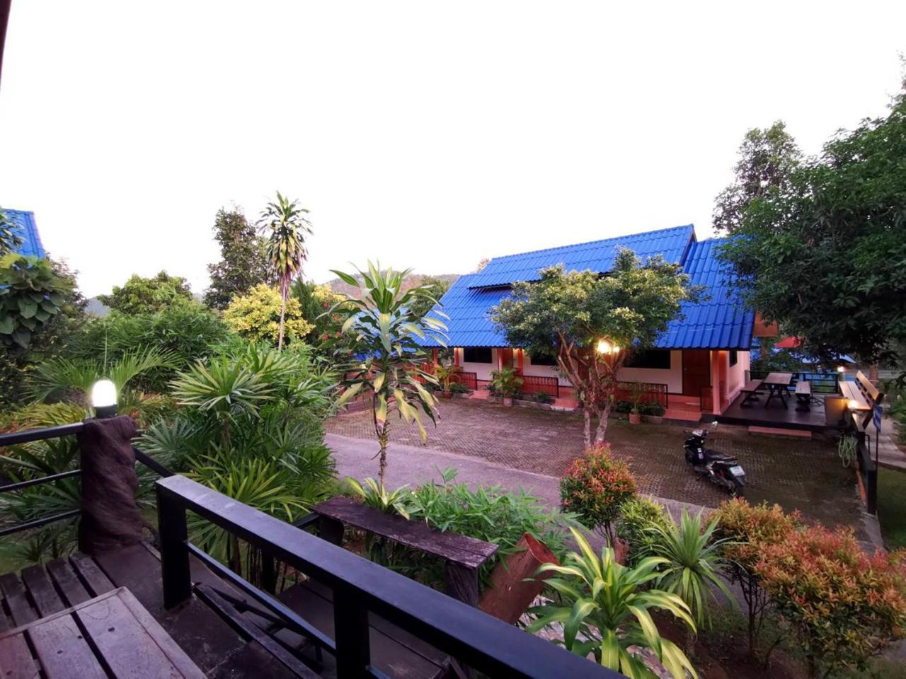 Ban Phumon Talang Resort Ban Mon Talaeng Kültér fotó